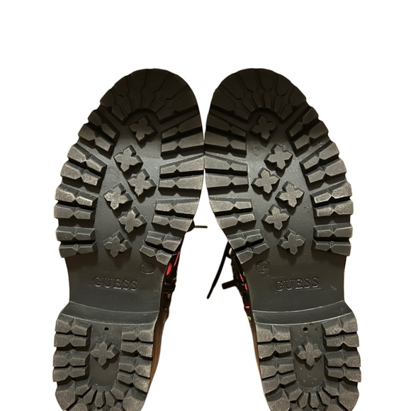 GUESS Women's Fearne Faux leather Platform Boots size 7.5 - Picture 11 of 11